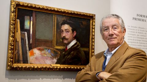Fernando �lvarez de Sotomayor junto al autorretrato de su abuelo.