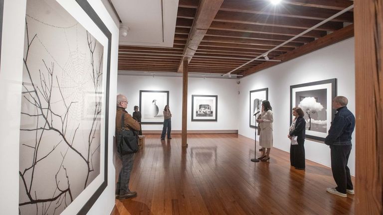 La muestra de Chema Madoz cuenta con 60 im�genes en blanco y negro