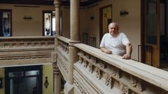 Manuel Prez Mndez en el Liceo de Ourense, donde trabaja desde que tena 15 aos