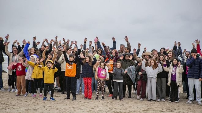Vecinos de Carnota grabaron un videoclip en Boca do R�o para participar en el concurso de Grand Prix