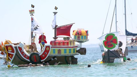 FESTA DA DORNA, REJATA DE EMBARCACIONS FEITAS A MACHADA E PAN DE MILLO EN COROSO