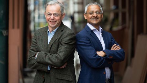 Los qu�micos brit�nicos David Klenerman (i) y Shankar Balasubramanian (d) y el biof�sico franc�s Pascal Mayer (no en la imagen) han sido reconocidos hoy con el Premio Princesa de Asturias de Investigaci�n Cient�fica T�cnica 2026