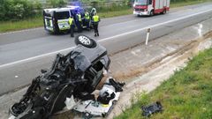 As� qued� uno de los veh�culos implicados en el accidente m�ltiple en la Autov�a del Cant�brico en A Devesa, Ribadeo