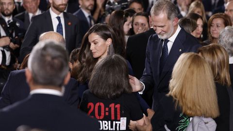 Los reyes, durante el homenaje