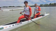 Manuel Font&aacute;n y Adri&aacute;n Sieiro, compa&ntilde;eros en el N&aacute;utico O Mu&iacute;&ntilde;o, en una imagen de su participaci&oacute;n en el Campeonato del Mundo Absoluto del 2024 en la prueba de C2 200.