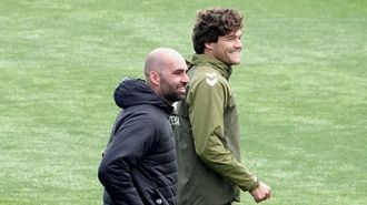 Claudio Gir�ldez y Marcos Alonso, en el entrenamiento del Celta de este s�bado.