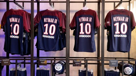 El PSG ya vende camisetas con el nuevo dorsal de Neymar, el 10