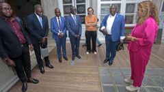 Carmela Silva dio la bienvenida a la delegaci�n de Guinea Bissau que viene a estudiar la aplicaci�n de plan Revitaliza