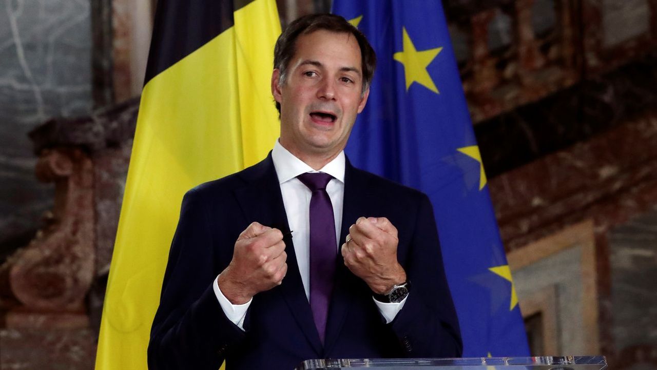 El primer ministro belga anuncia su dimisión tras la debacle de su ...