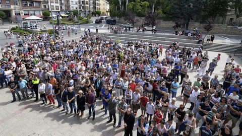 Vista general de la concentraci�n en repulsa por la muerte de la ni�a de ocho a�os en Sabi��nigo