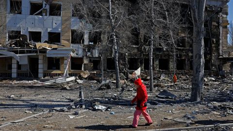 Edificios destruidos por las bombas en la ciudad ucraniana de Donetsk.