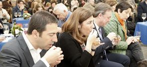 Autoridades locales y auton�micas en el showcooking. 