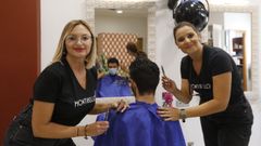 Isabel Soto, a la izquierda, est� de celebraci�n