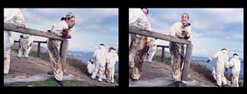 El fot�grafo alem�n Allan Sekula tom� estas im�genes de unos voluntarios en la isla de Ons.