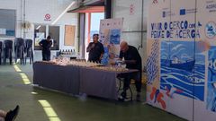 Vivir o cerco, con peixe de Acerga incluy una exhibicin culinaria a cargo de chefs del restaurante Artesa da Moza Crecha, que prepararon sardina, boga, jurel y aguja que pudieron degustar los asistentes