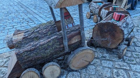 La decoracin navidea de Sobradelo se concentra en el entorno del centro social, el parque y el mirador del olivo.