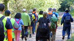 Miembros del colectivo en una etapa anterior del camino de peregrinaci�n que realizan anualmente
