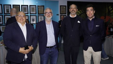 Pablo Prieto, de la Federaci�n Gallega de F�tbol, Javier Rodr�guez, de la Liga de Trai�eiras, junto a Mario Covelo y Pablo Bern�rdez, de la Federaci�n Gallega de Golf