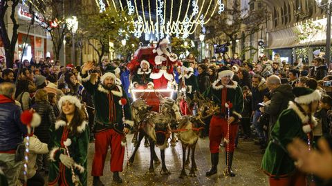 Desfile de de Pap� Noel por el centro de Ourense