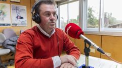 Jos� Manuel Mato, alcalde de Ponteceso, nunha visita a Radio Voz Carballo