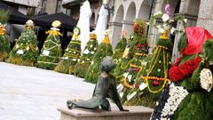 La plaza est� llena de colorido