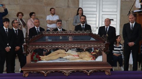 Desenclavo y procesi�n del Santo Entierro en Rianxo