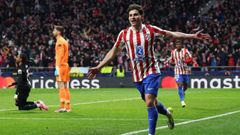 Juli�n �lvarez celebra su segundo gol frente al Tottenham en el Metropolitano.