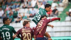 Eto�o vuela en A Malata en el derbi frente al Pontevedra.