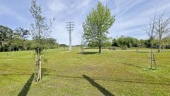 El espacio que hasta hace un par de a�os ocupaba el parque de maquinaria de la Diputaci�n de Pontevedra se ha recuperado como zona verde