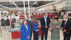 La inauguraci�n oficial de la nueva tienda tuvo lugar ayer por la tarde