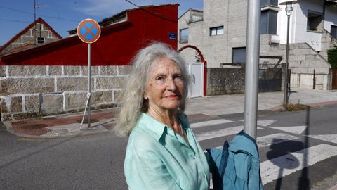 Adela Montes Casti�eira, Nina, en la R�a dos Montes de Pontevedra, que se llama as� por el taller de carpinter�a de muebles de su padre