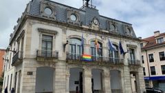 El Ayuntamiento de Siero ha colgado en su balc�n la bandera del Orgullo