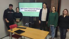 Varios de los alumnos del grado en Direcci�n e Xesti�n P�blica de Pontevedra que participaron en el proyecto de Zona Monumental