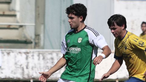 Yago Ramos, el autor del gol burelense, en el partido contra el Dubra.