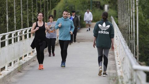 Gente haciendo deporte o paseando en Ourense