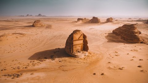 �Mada in Saleh�. Esta imagen de la antigua ciudad localizada en el norte de Hejaz, en la actualidad Arabia Saud�, a 22 kil�metros de la ciudad de Al-Ula, ganadora en la categor�a de naturaleza