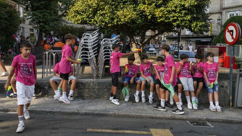 Las pandillas lucieron las camisetas que disearon para esta edicin de la Festa do Pulpo