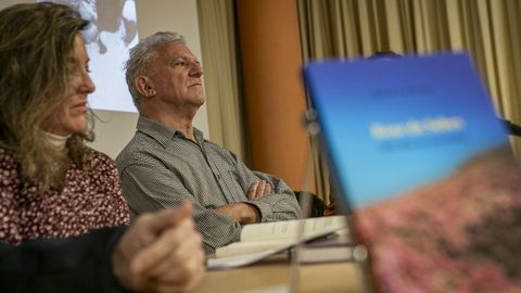 Presentaci�n do libro de Ignacio Castro, �Roxe de Sebes�, no acto mensual de Barbantia