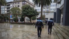 Polic�a local patrullando en la comarca de Barbanza