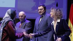 -El presidente de Asturias, Adri�n barb�n (2d), acompa�ado por el vicepresidente Juan Cofi�o (2i) y la consejera de Educaci�n Eva Ledo (d), participa en la entrega de los Premios Extraordinarios al esfuerzo personal y al rendimiento acad�mico