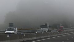 Niebla en el tramo de la A-8, en imagen de archivo