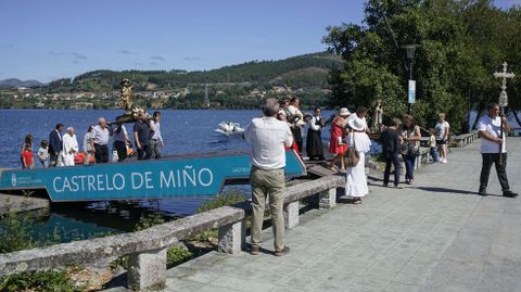 Procesin fluvial de san Roque en Castrelo de Mio 