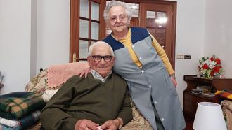 Guillermo y Mercedes, fotografiados dos d�as antes del centenario, en marzo de 2023