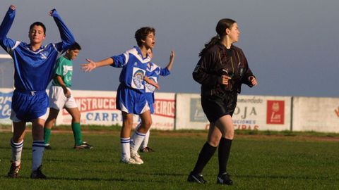 Un partido de infantiles entre el San Cipri�n y el Burela, en el 2004.