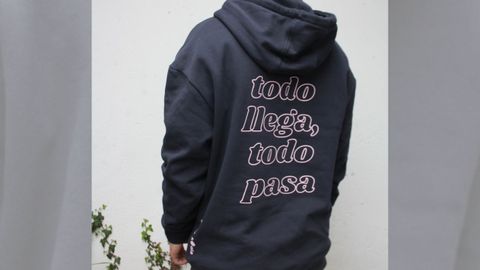 Una de las sudaderas que se vende Mood Koala con las que se pretende que las personas valoren a�n m�s la vida