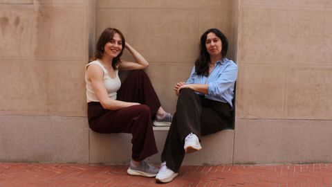 Alba Loureiro y Tania Medina