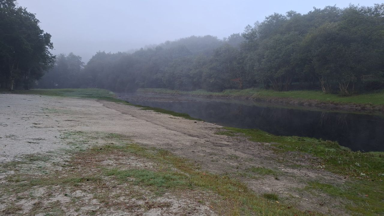 A Estrada cierra la playa de Liñares con previsión de iniciar el 2027 en reformas
