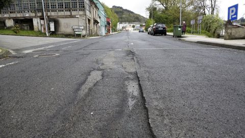 En Becerre, cruce con la carretera de Sarria