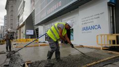 Empiezan los trabajos para convertir el Cine Avenida en oficinas de Abanca