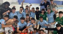 Los jugadores del Celta Juvenil B, celebrando una de las dos victorias de los �ltimos d�as.